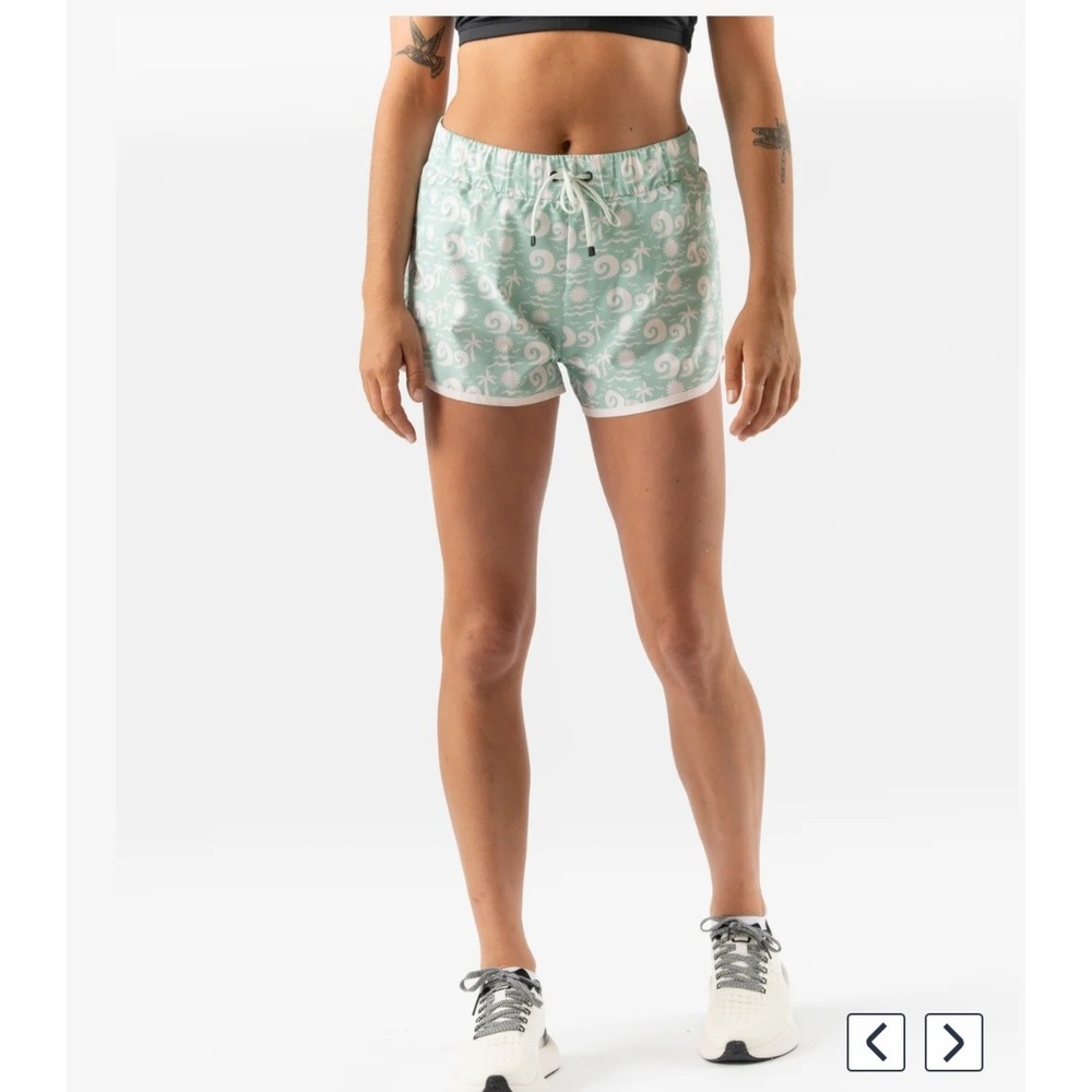 Rabbit Running Surfs Up 2.5" shorts women's Small Jade Seaside